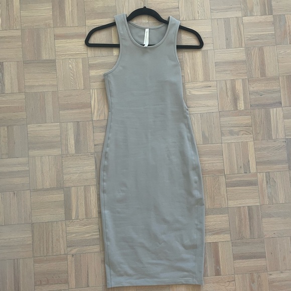 Babaton Ariane Midi body con dress in Basalt Grey - Picture 1 of 2